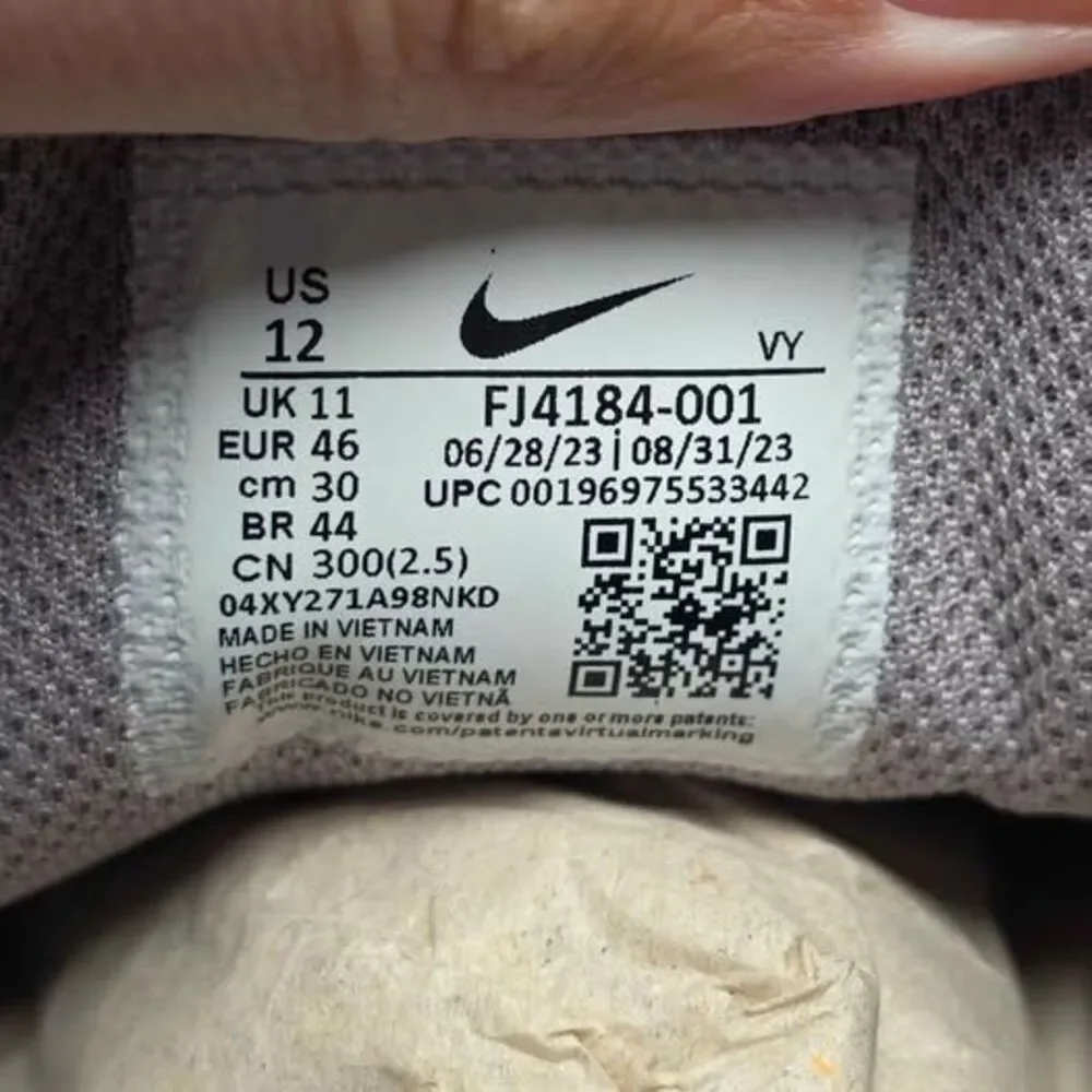 Nike AAF88 Low Medium Grey Mens 12 or Womens 13.5